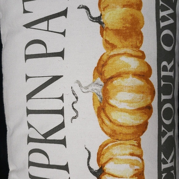 Dennis East International NWT "Pumpkin Patch Pick Your Own" Rectangle Pillow - Picture 3 of 6